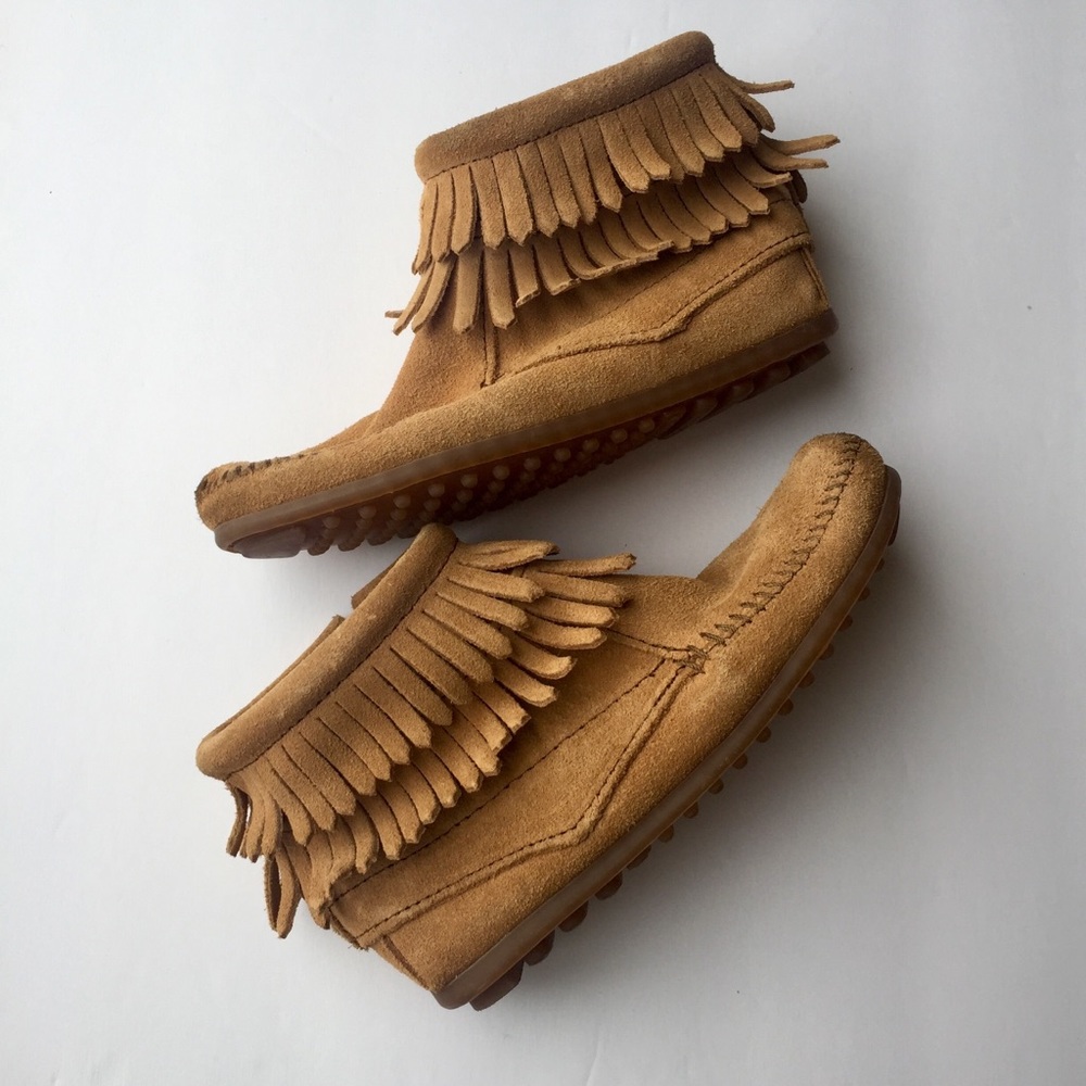Girls Minnetonka Double Fringe Moccasins, Sz 13